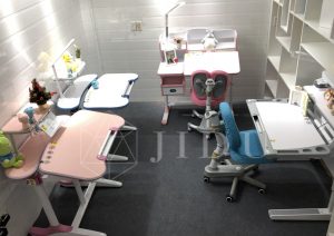 Bàn học thông minh chính hãng có rất nhiều loại với chất lượng và giá cả không giống nhau