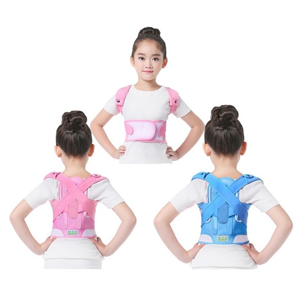 Đai chống gù lưng cũng được một số phụ huynh quan tâm