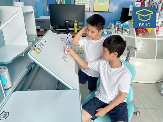 Bật mí kinh nghiệm mua bàn học cho bé chất lượng nhất